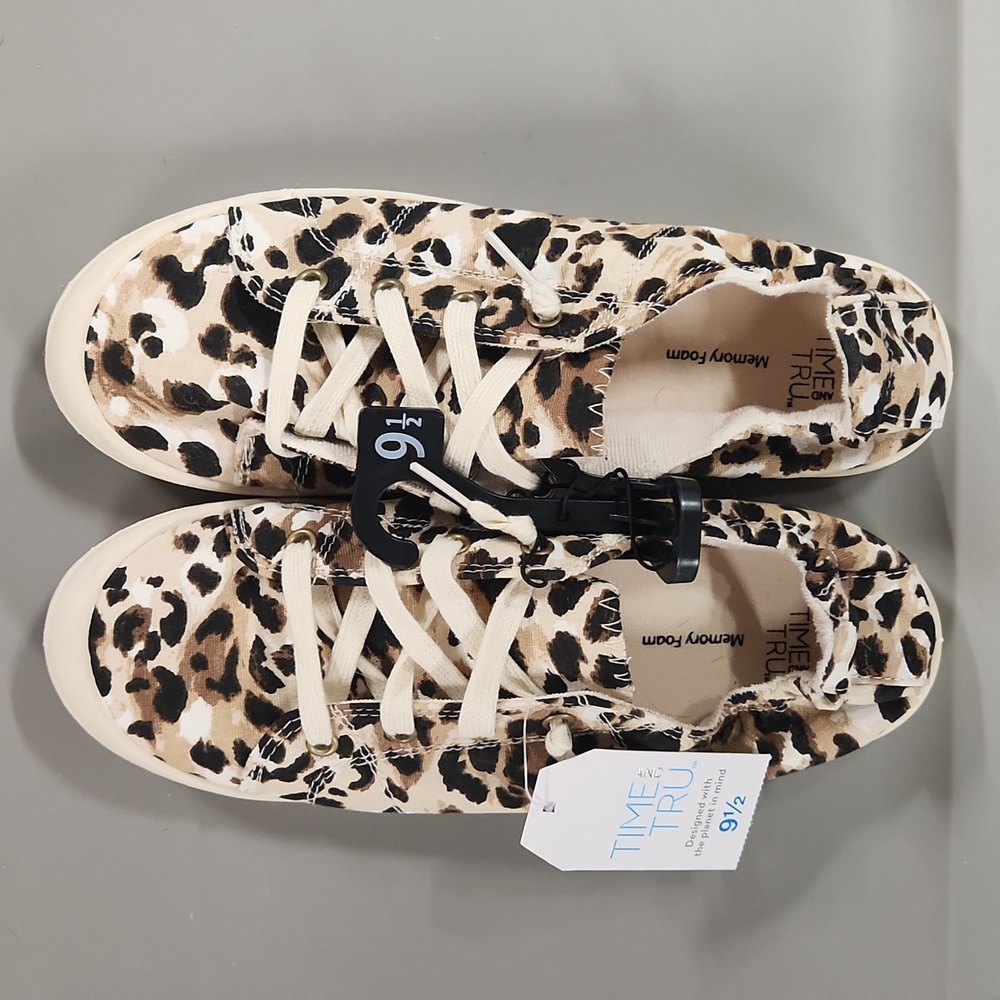 Time and Tru slip on sneakers